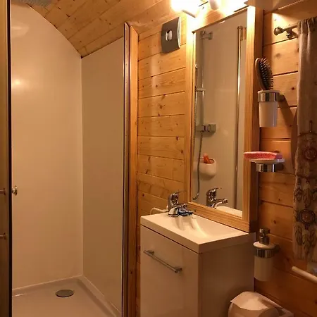 Millygite Chalet-on-wheels By The River 3* Milly-la-Foret